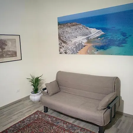 Casa Del Mister 홈스테이 *